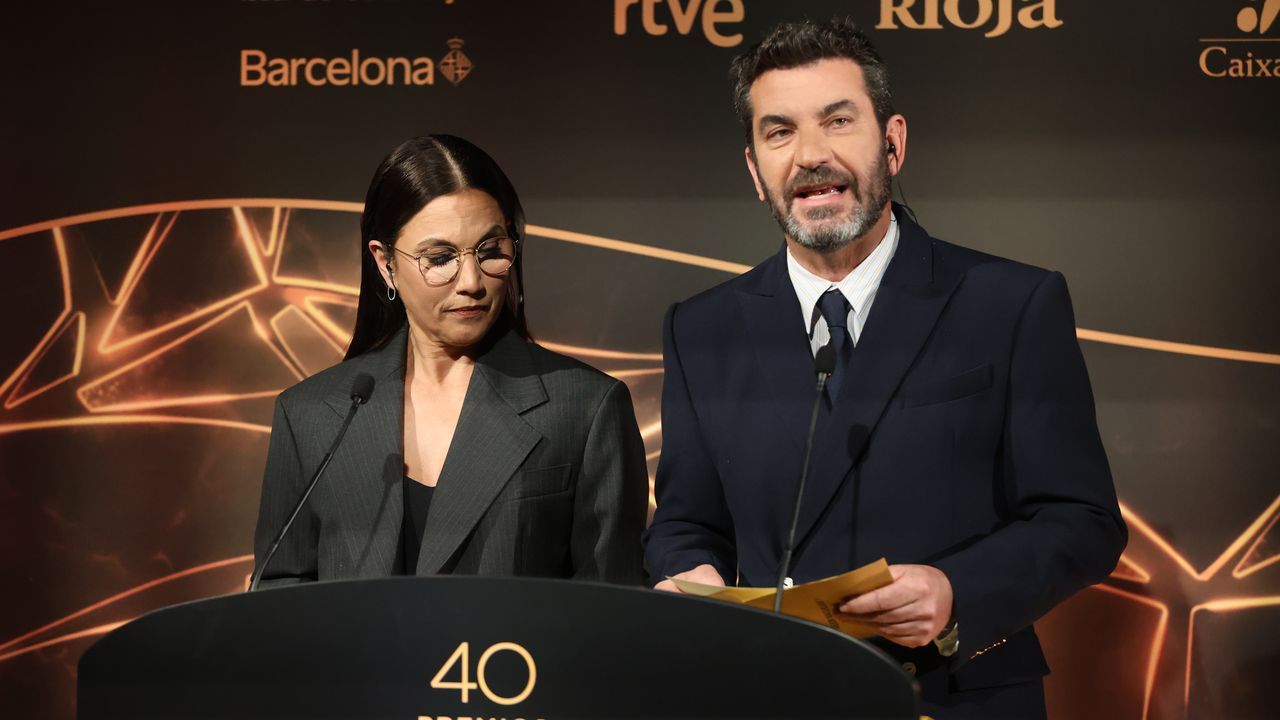 �Sir�t� logra 11 nominaciones a los Goya, solo por detr�s de �Los domingos�, con 13.Presentaci�n del libro �Al�n do Lago�, con fotograf�as de Carlos Folgoso