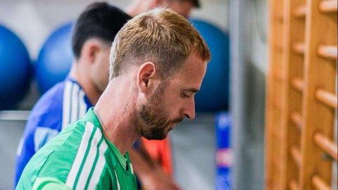 Aar�n Escandell, en el gimnasio de El Requex�n