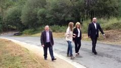 La edila de Turismo, Reyes Leis, y la secretaria xeral para o Turismo, Carmen Pardo, recorren tres kil�metros del Camino Franc�s