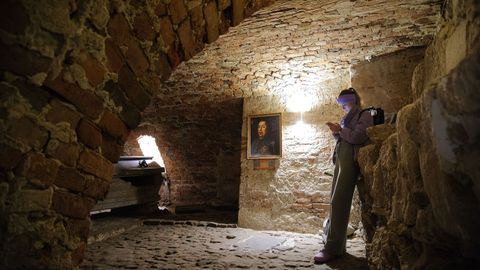 Escondidos en un refugio subterrneo de Lviv tras la alarma de bombardeo