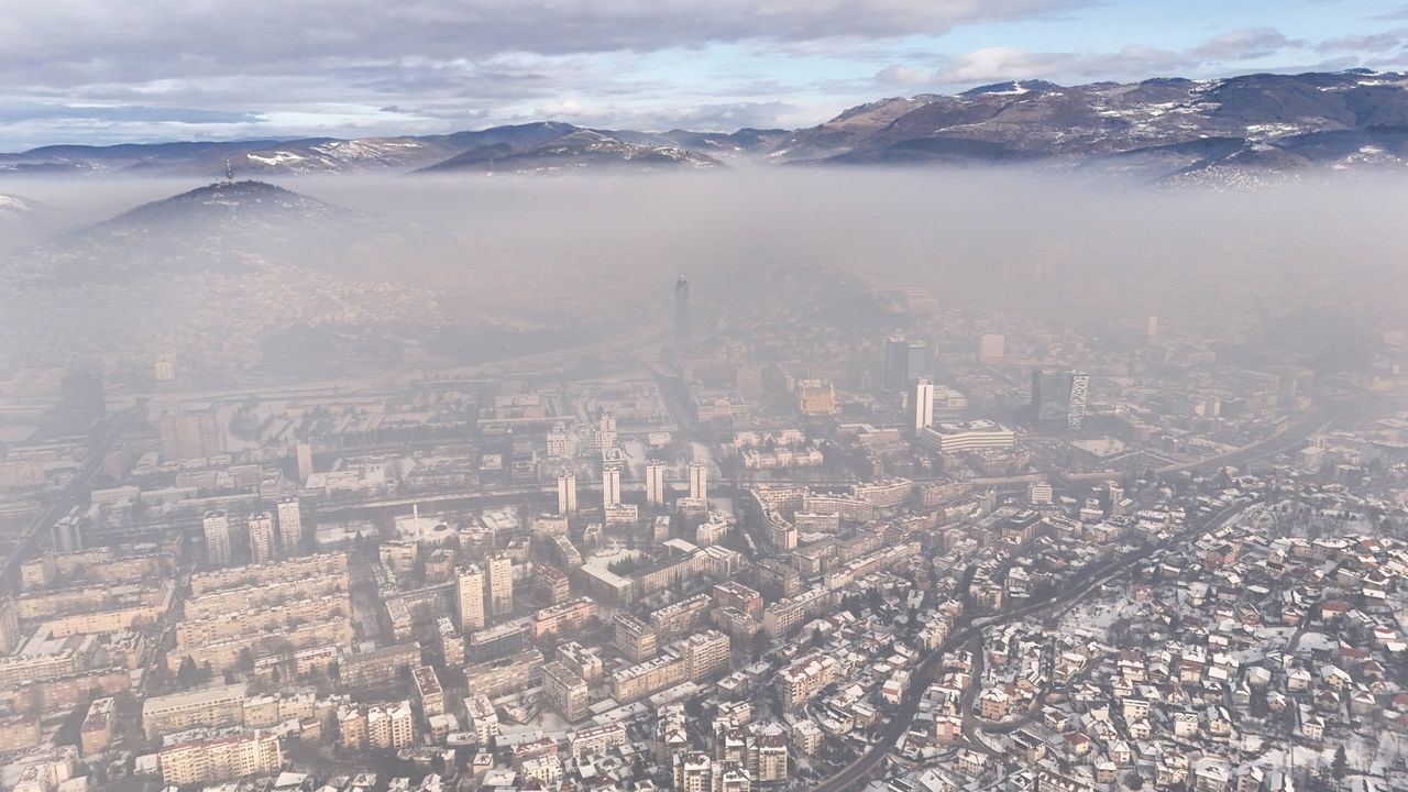 Vaipolor�o y el CRA de Vilaboa, una colaboraci�n por el medio ambiente.Nube de poluci�n sobre la ciudad de Sarajevo, en Bosnia y Herzegovina.