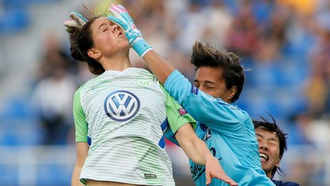 Imagen del encuentro entre el Olympique Lyonnais y el Wolfsburg, en la final de la Champions League femenina