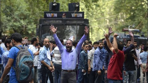 Protesta de profesores de Cachemira contra el Gobierno, en India