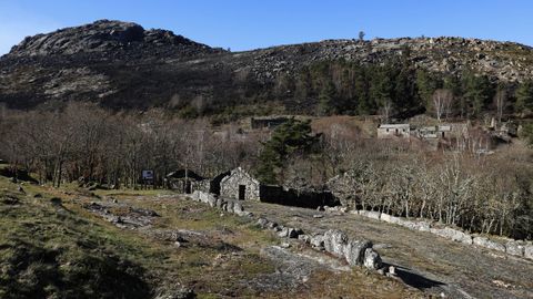 El incendio forestal quemó 160 hectáreas de la zona de reserva del parque natural Baixa Limia-Serra do Xurés, aunque no afectó a las casas de la aldea de O Salgueiro.