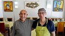 Imagen de archivo de Vctor y Albino Barreiro en el saln del restaurante, en el 2021.