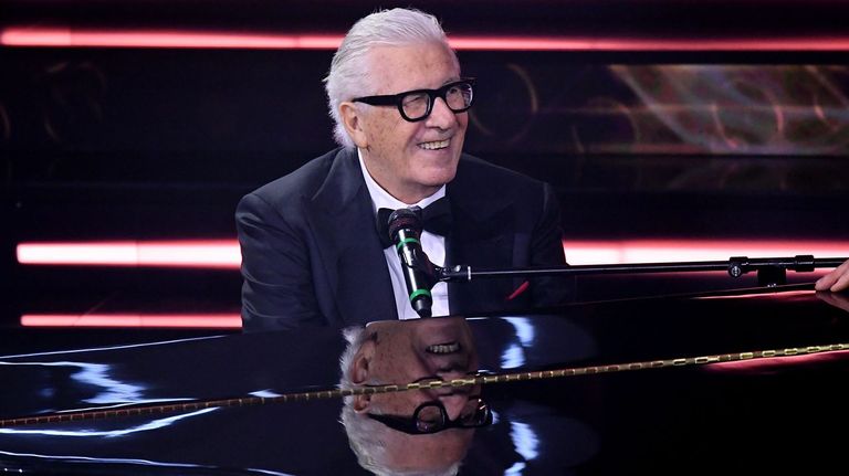 Muere Peppino di Capri, protagonista de la canción italiana de los 60 que enamoró al mundo