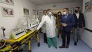 El conselleiro de Sanidade, Julio Garcia Comesaña, visitó la reformada unidad de neonatología del Hospital Teresa Herrera (Chuac) de A Coruña