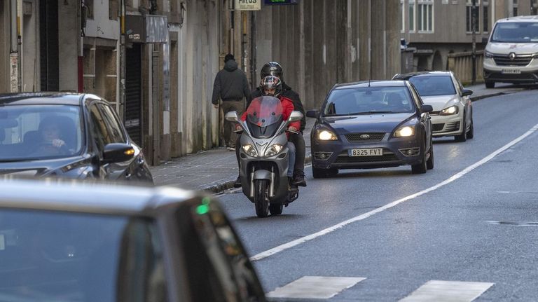 Cinturón sin excepciones y guantes en las motos, las nuevas normas de tráfico que entran en vigor este jueves