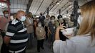 Un grupo de mayores visitando el museo de Sargadelos este martes junto con la conselleira de Política Social