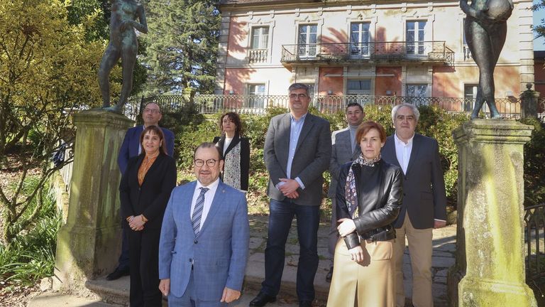 Este Es El Equipo Con El Que El Rector Concurre A Las Elecciones De La 