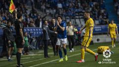 Marco Sangalli protesta una acci�n en el Real Oviedo-Alorc�n