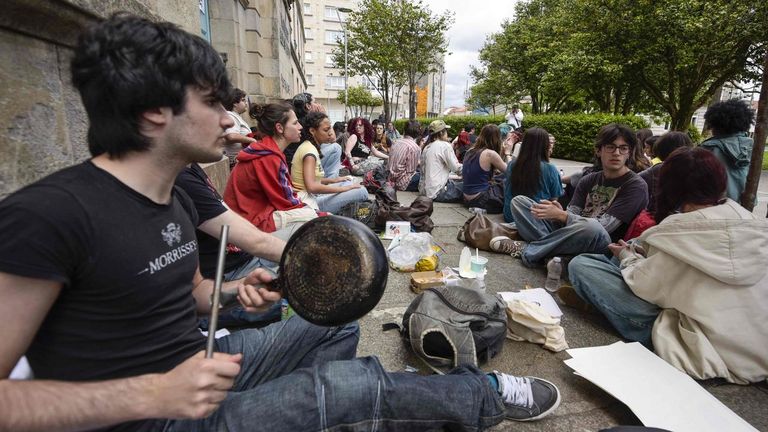 El Decanato de Belas Artes señala que no tiene capacidad para restringir el acceso a las aulas