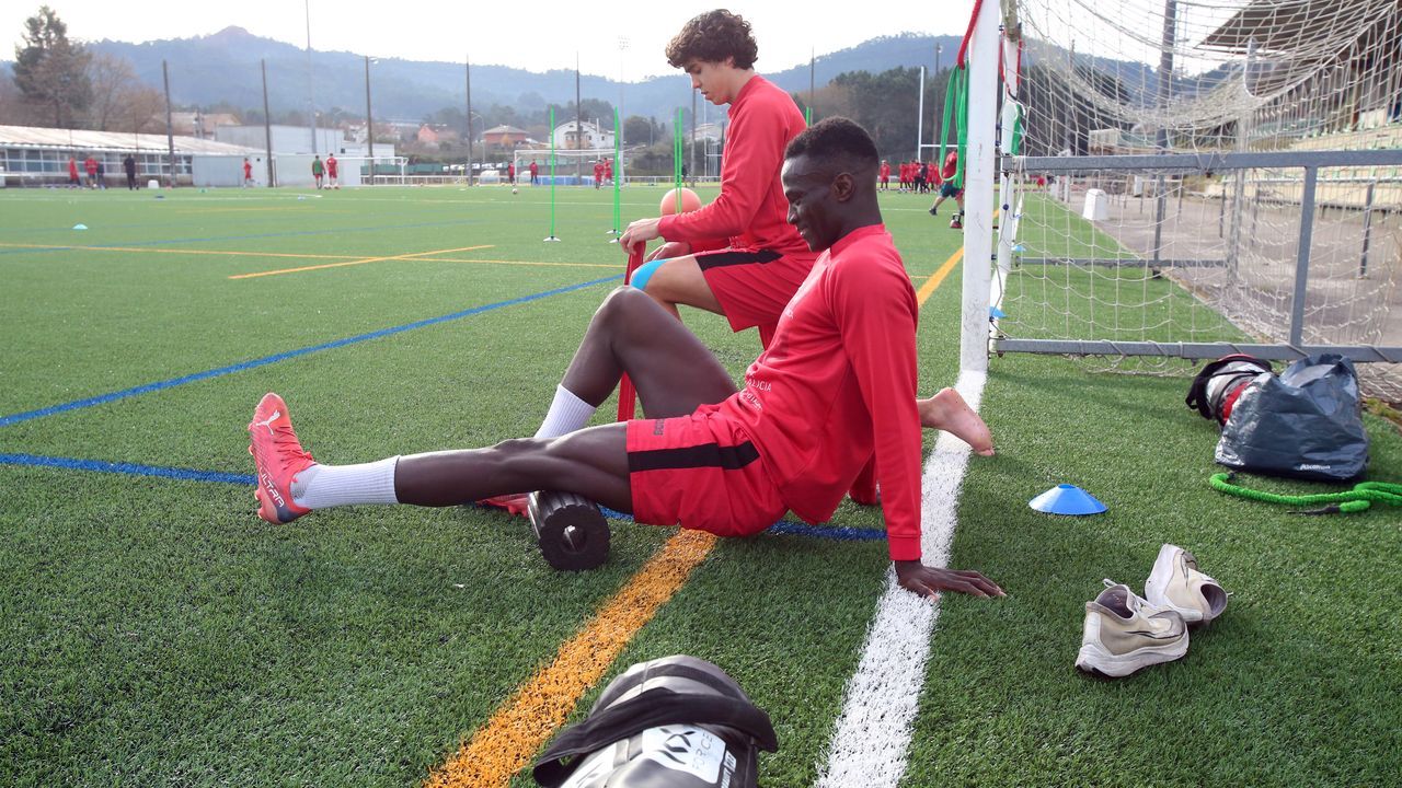 Tafa Kanteh, ltima fichaxe do Arousa, podera debutar esta tarde ante a Sarriana