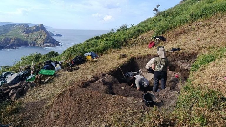 Confirman que el castro de las islas Cíes estuvo habitado desde la época castrexa hasta la Edad Media