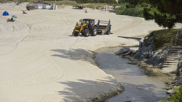Las playas de la ría de Pontevedra ultiman su puesta de largo estival bajo un sol a 25 grados