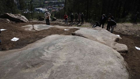 Petroglifos localizados en el nuevo parque forestal de A Tomba, en Pontevedra