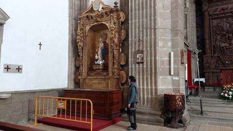 Restauran dos valiosos retablos del taller de Moure en la iglesia del Colegio de la Compañía de Monforte Restauran dos valiosos retablos del taller de Moure en la iglesia del Colegio de la Compañía de Monforte