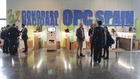 En la inauguracin de la convencin de la OPC participaron el conselleiro de Cultura e Turismo, el concejal de Turismo de Sabtiago y las presidentas de OPC de Espaa y Galicia