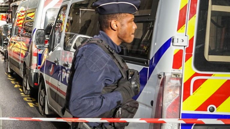 Detenido el presunto agresor de tres mujeres con un cuchillo en el metro de París