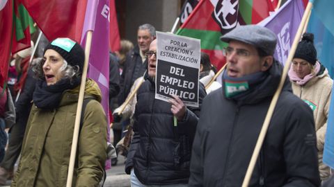 Imagen de archivo de una manifestacin en Vitoria el 19 de diciembre con motivo de la huelga convocada por los sindicatos de la funcin pblica vasca.