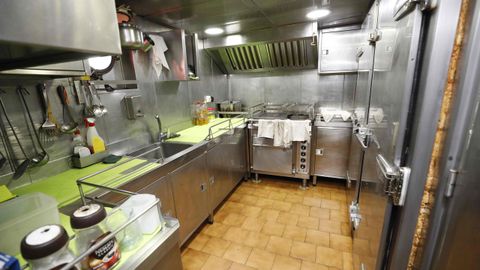 La cocina del Rodrguez Parapar, equipada como de la de restaurante y ms amplia que la de muchas viviendas
