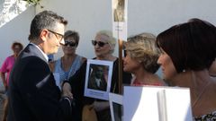 El ministro Bolaos durante su visita a los trabajos de exhumacin de vctimas del franquismo en Madrid