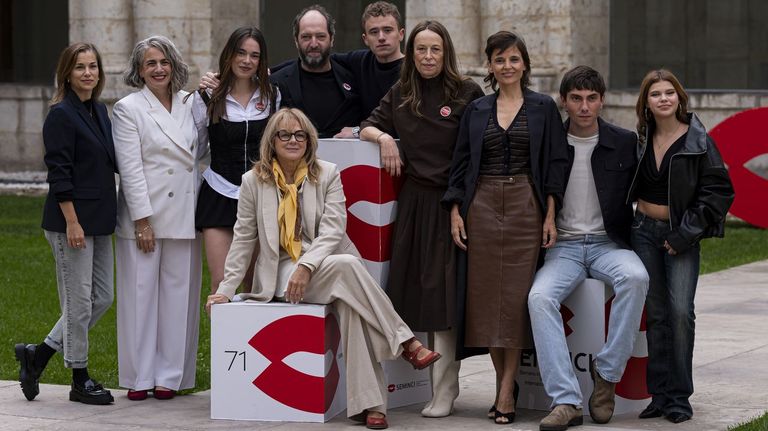 Pleno del cine español con «Hermanas», de Ione Hernández, y unas intensas Emma Suárez y Elena Amaya