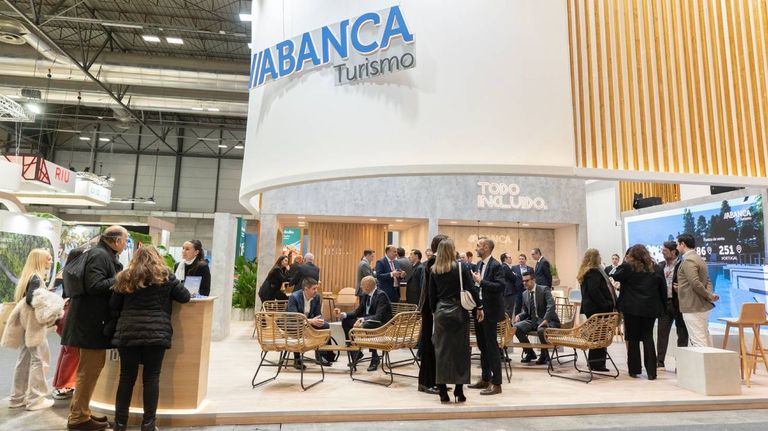Abanca presenta en Fitur su nueva unidad especializada en turismo