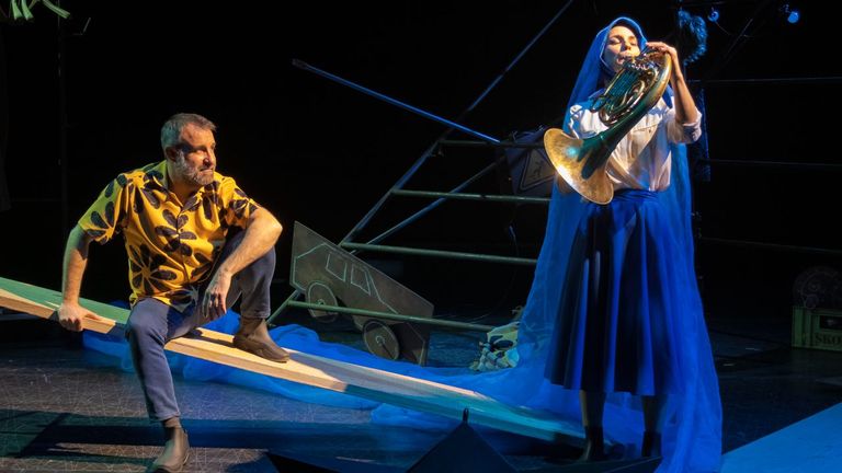 A montaxe teatral «Reconversión», favorita nos premios María Casares