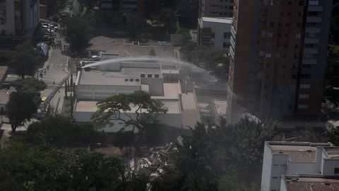 Unas 1.600 personas se concentraron para ser testigos de la demolicin del fortn de Escobar durante un acto encabezado por el presidente colombiano Ivn Duque