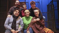 El reparto de La Celestina: Anabel Alonso, Claudia Taboada a Melibea (ambas en el centro) José Saiz, Víctor Sainz, Beatriz Grimaldos y David Huertas.