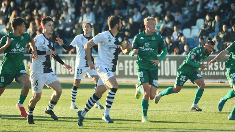 El Arenteiro se hunde tras un estéril esfuerzo en su visita al Unionistas (3-1)