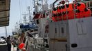 Barcos de artes fijos, como estos pincheiros atracados en el puerto de Burela, serán los más perjudicados por el veto a toda la pesca de fondo