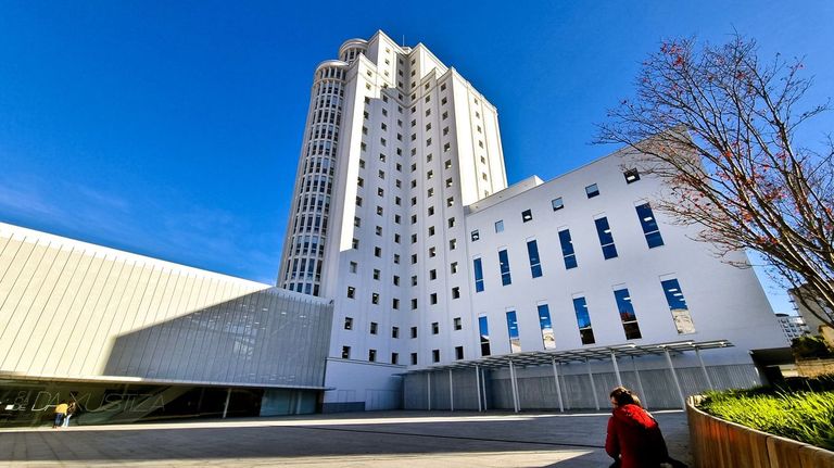 El SEPE indemnizará con 5.000 euros a una empleada del hogar de Vigo en paro a la que discriminó por ser mujer