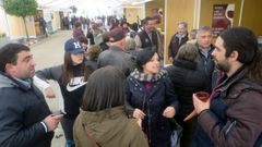 Visitantes de los puestos de venta de vino en la edicin del 2018 de la Feira do Vio de Quiroga