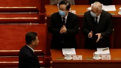 Xi Jinping es aplaudido por los delegados de la Asamblea Nacional