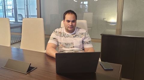 Iñaki Castiñeira es técnico en informática de redes y tiene 32 años