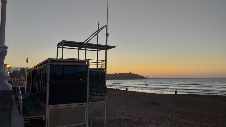 Caseta de Salvamento de la playa de San Lorenzo de Gijón