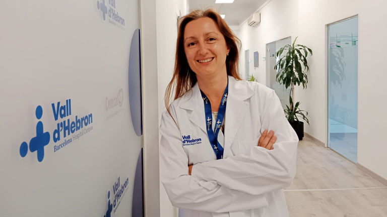 La doctora Andreea Ciudin en el Hospital Vall d'Hebron, en Barcelona.