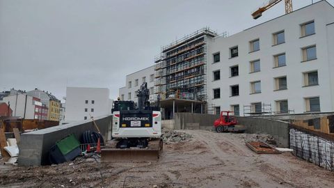 Construyen los accesos que desembocarán en la entrada principal