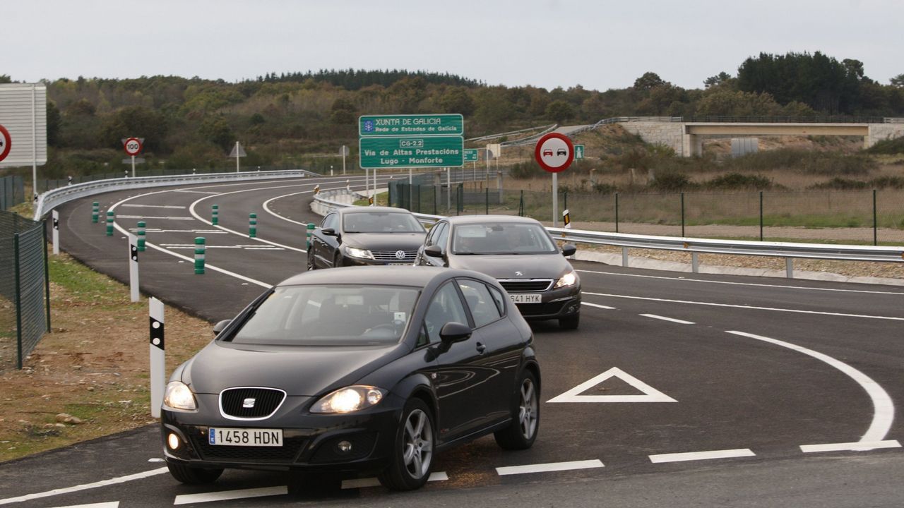 Accidente mortal y caos en el corredor de Sarria.Diego y Cristina, en el corredor de Monforte, donde sufrieron un grave accidente en el a�o 2010