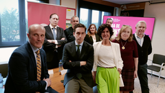 La presidenta de la Uni�n de Comerciantes del Principado de Asturias, Sara Men�ndez, acompa�ada de representantes de la entidad y de los abogados que interpondr�n recurso contra la declaraci�n de Costco como Proyecto de Inter�s Estrat�gico.