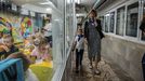 Un colegio improvisado en una estacin de metro de Odesa.