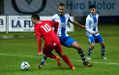 Jandro, a la derecha de la imagen, durante el partido del pasado curso ante el Compostela en San Lzaro. 