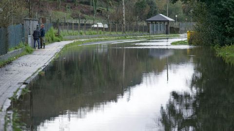 Inundaciones en la provincia de Ourense.La crecida del Avia oblig a cortar la Ou-352 entre Ribadavia y Arnoia, a la altura de A Foz