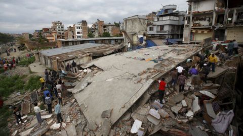 Una casa colapsada en Katmandú