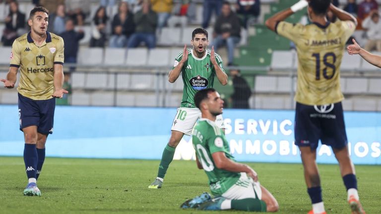 El Racing de Ferrol, el gran fiasco de la temporada en la Primera Federación