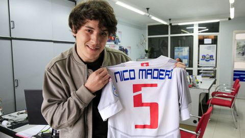 El jugador hispano-uruguayo trabaja en una corredura de seguros en Lugo
