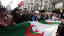 Las protesta reunión a varios miles de personas en el centro de Argel