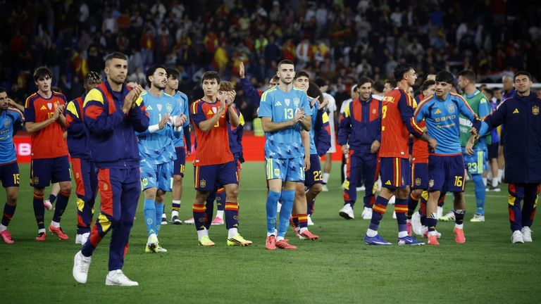 Irak planta un muro en Riazor y se cuela en la fiesta de despedida de España  (1-1)
